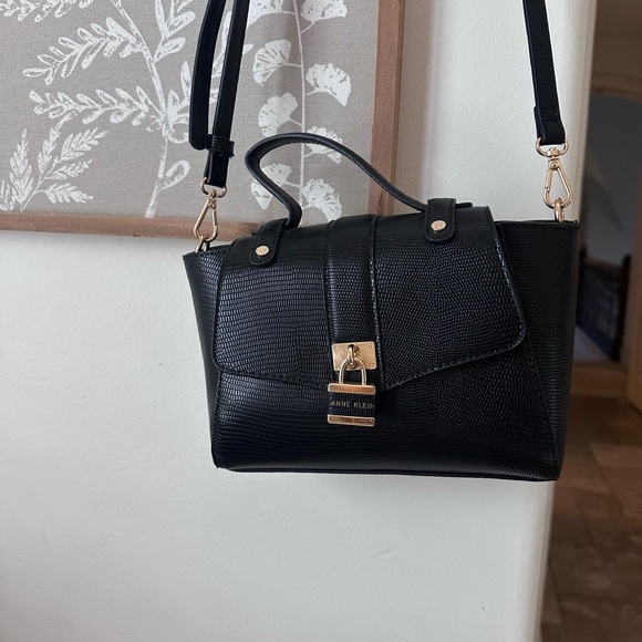 Anne Klein Black and Gold Crossbody Bag with Elegant Hardware - Picture 5 of 7